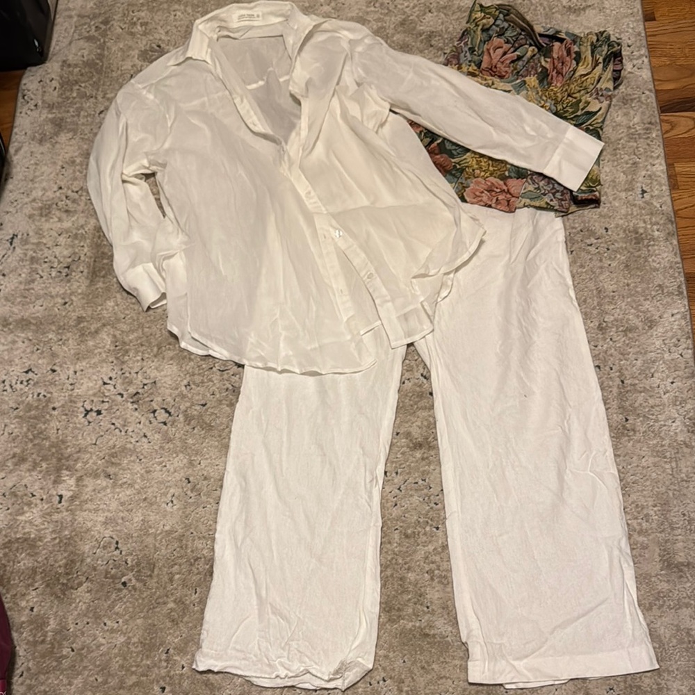 Classy and Sporty White and Floral Women's Ensemble